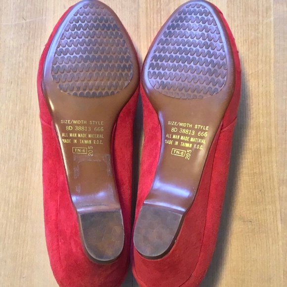 red suede shoes 8W - Picture 3 of 4
